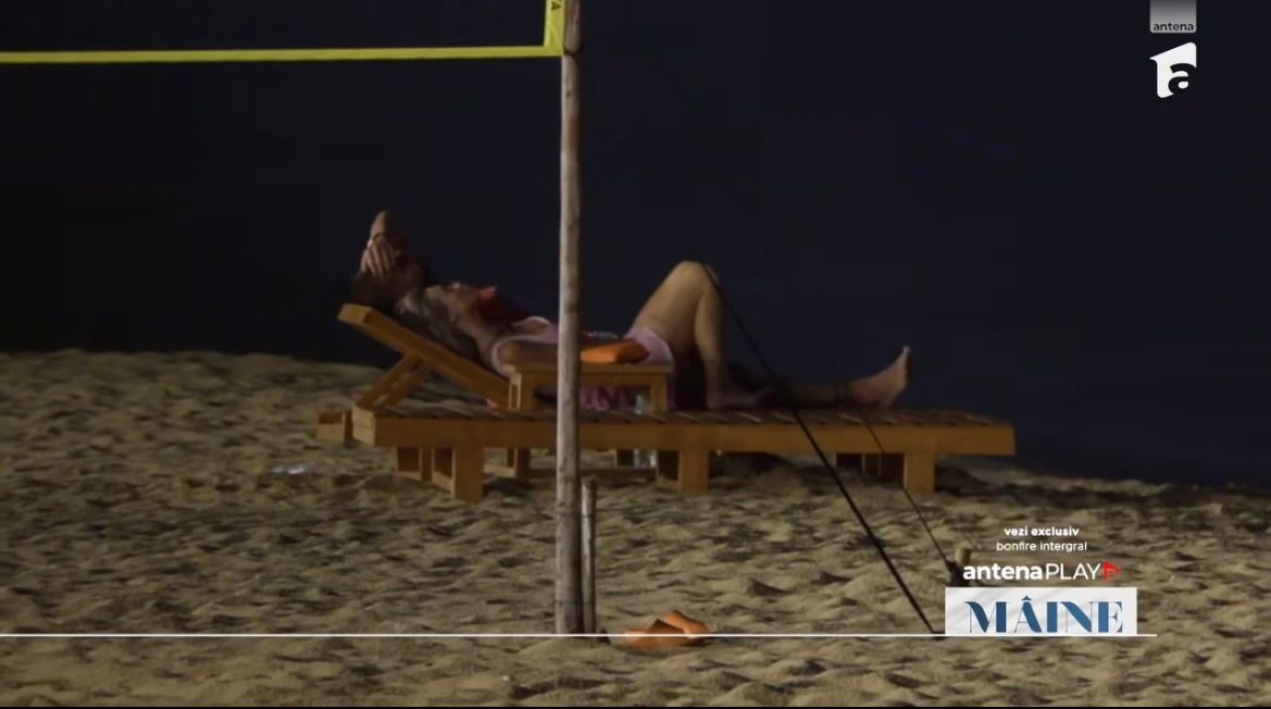 Ella și Teo, în ipostaze tandre/ Sursa foto: Antena 1