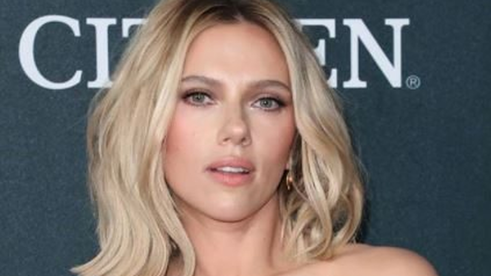 Scarlett Johansson va deveni mamă. Când va naşte celebra actriţă