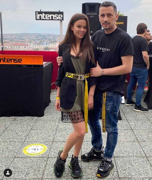 Flick, picanterii despre cum a început relația cu noua iubită, Denisa Hodișan: “Ne apuca 7 dimineața la telefon”