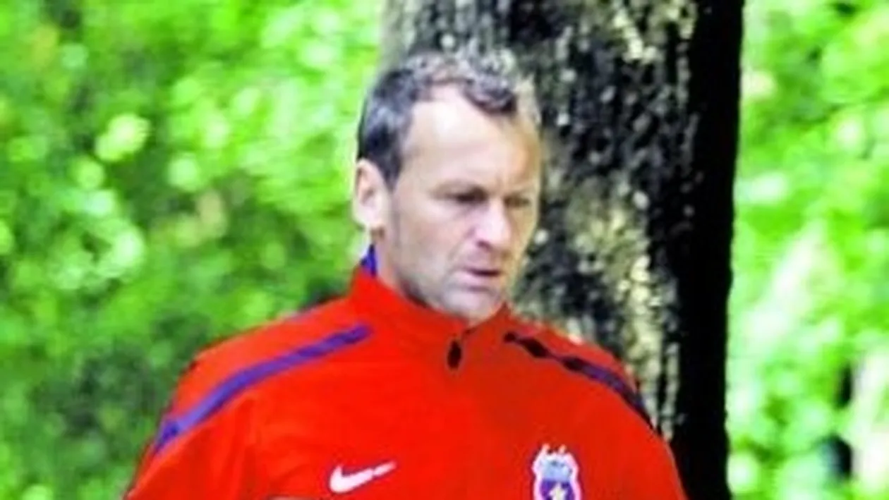 Craioveanu este bun prieten cu starul lui Real Madrid. Se antreneaza in parc pentru nunta lui Casillas