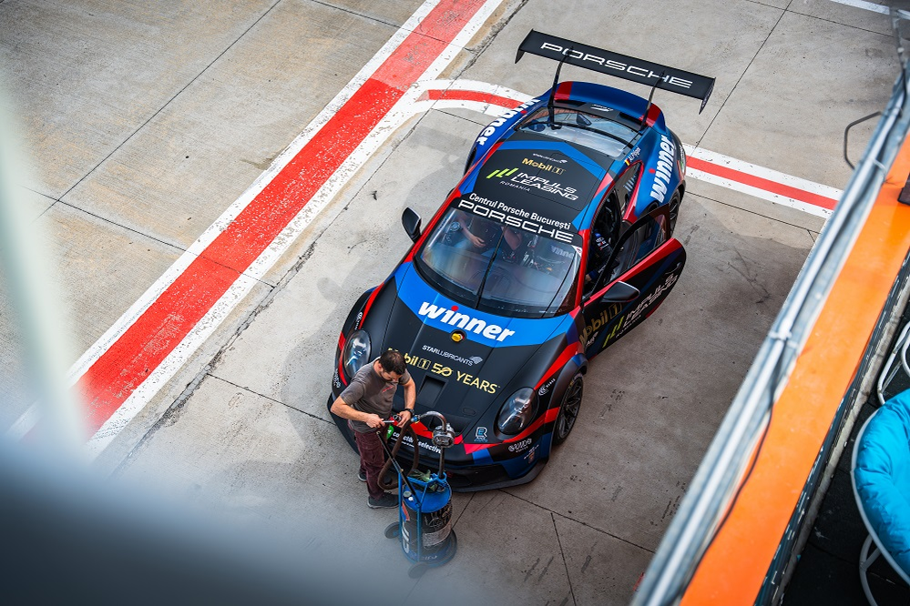 Viteză la limită! Cum a reacționat vloggerul Marius Cătălin la 250 km/h cu Porsche 911 GT3 Cup