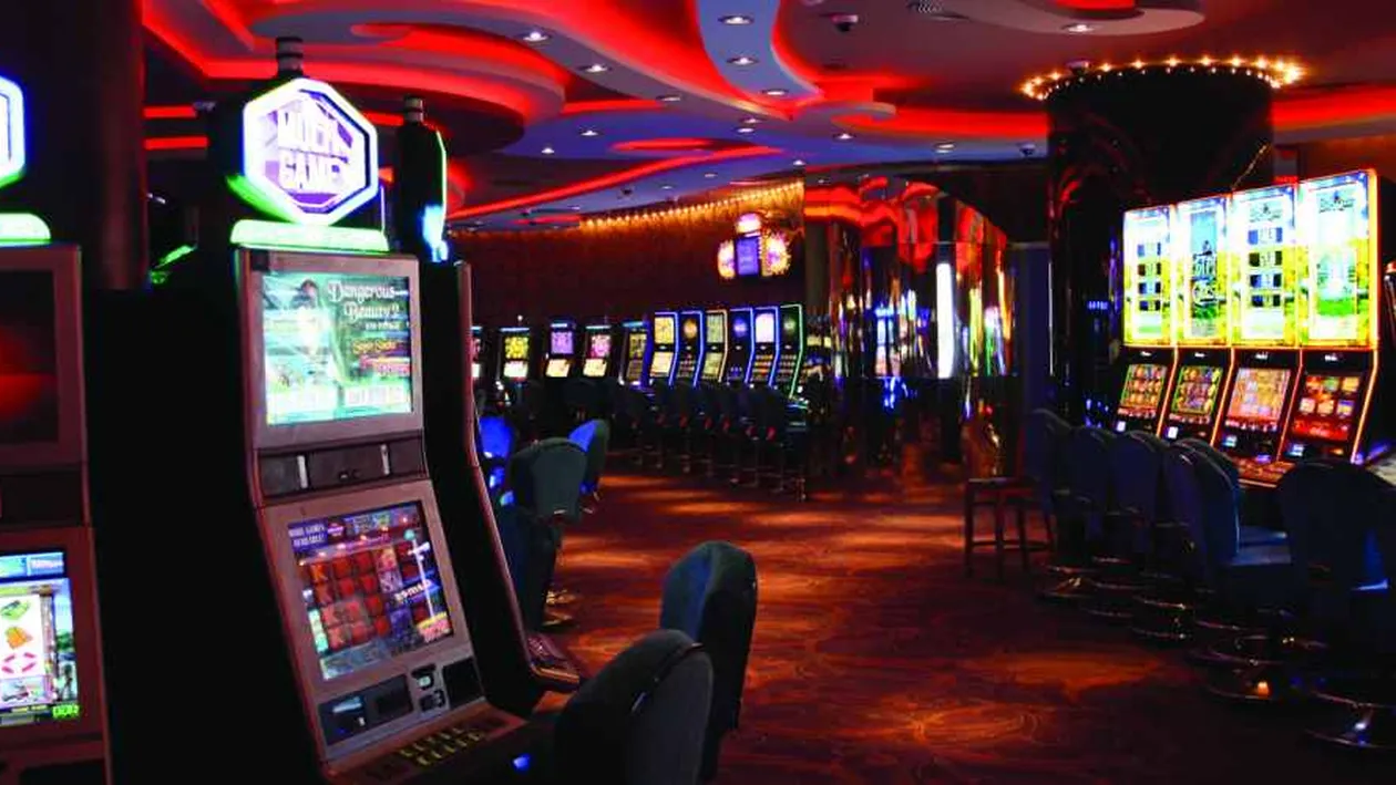 Au jefuit sala de jocuri! Polițiștii au rămas mască! VIDEO