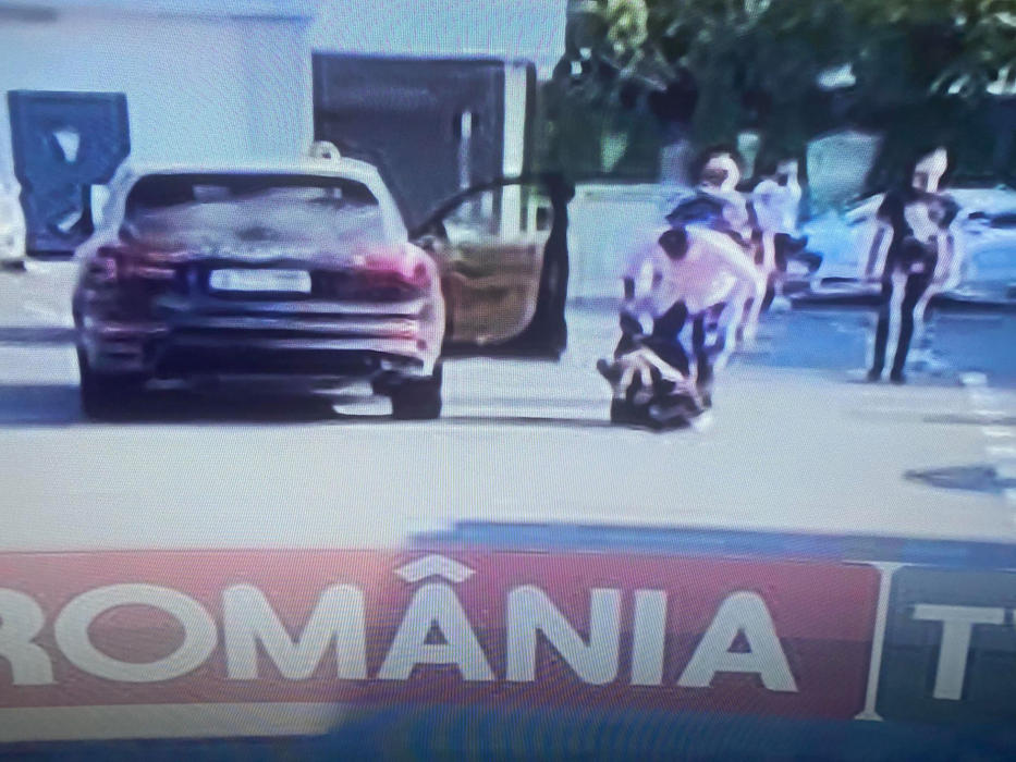 Scene șocante: Brigitte a fost agresată de Pastramă în parcarea unui supermarket