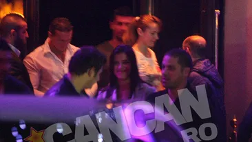 A dansat toata noaptea cu una, dar a plecat din club cu alta! Augustin Viziru schimba gagicile ca pe sosete!