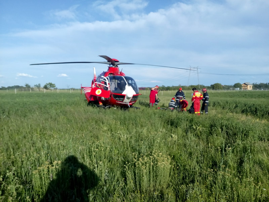 La locul accidentului a ajuns și un elicopter SMURD
