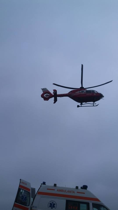 Tragedie pe DN 21, după ce două mașini s-au ciocnit și s-au răsturnat pe câmp. A fost solicitat elicopterul SMURD