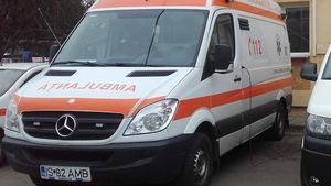Două eleve şi mama uneia dintre ele, spulberate de o maşină pe marginea unui drum din județul Iași