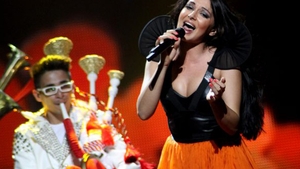 VIDEO Mandinga, in prima semifinala Eurovision 2012! Elena a avut probleme foarte mari cu casca din ureche! Trupa s-a calificat in finala!