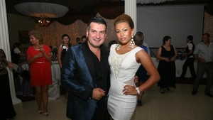 E versata, e bombata, e cea mai tare nepoata! Roxana de la Valcea e adevarata Beyonce de Romania!