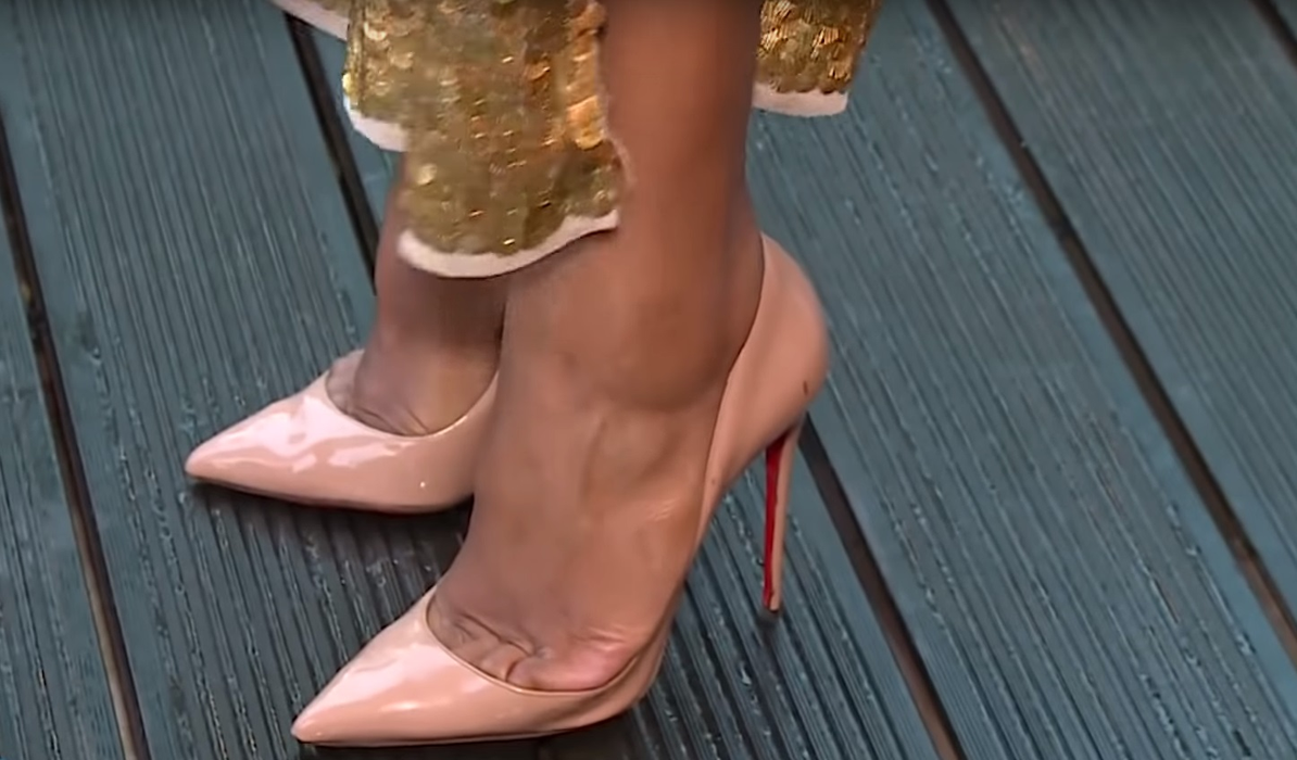 Laurette, gafa anului 2019. A purtat pantofi prea mici la o petrecere, iar un deget i-a rămas pe afară