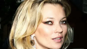 Nu ai zice ca e unul din supermodelele lumii. Kate Moss, imagine de cosmar fara machiaj. Presa din Marea Britanie: E beata
