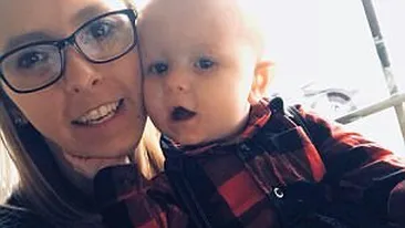 Gestul revoltator al unei femei care nu voia sa calatoreasca in avion, alaturi de o mama si copilul ei! Stewardesele au avut un soc cand au vazut-o ce facea de fata cu ceilalti pasageri