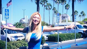 La cateva zile dupa ce si-a pierdut bunica, Andreea Balan revine in forta! Cantareata este mai sexy ca niciodata!