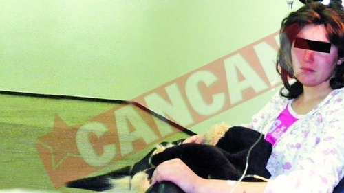 O eleva de 15 ani a nascut acasa, mosita de bunica