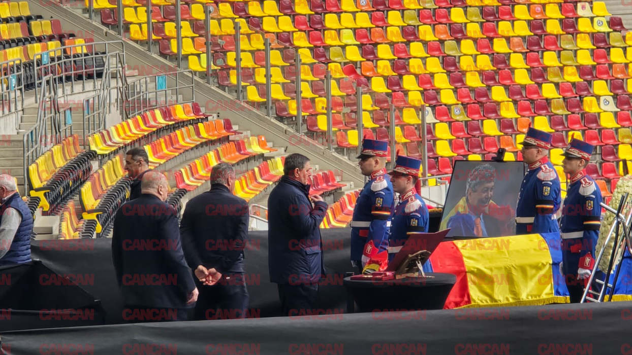 Politicieni, foști jucători și sute de fani își iau rămas bun de la Mircea Lucescu. Ultima zi de omagiu pe Arena Națională