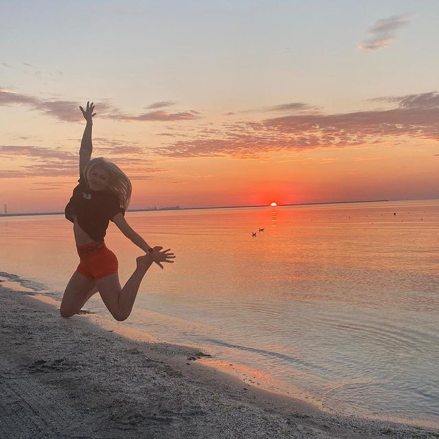 Adela e cea mai sexy mămică de pe Instagram