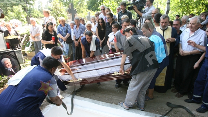 Cornel Fugaru a fost inmormantat la Bellu