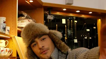 Atentie, fetelor! Cel mai ravnit burlac si-a intregit colectia de poze de pe net! Vezi poze cu Vladimir Draghia din Viena!