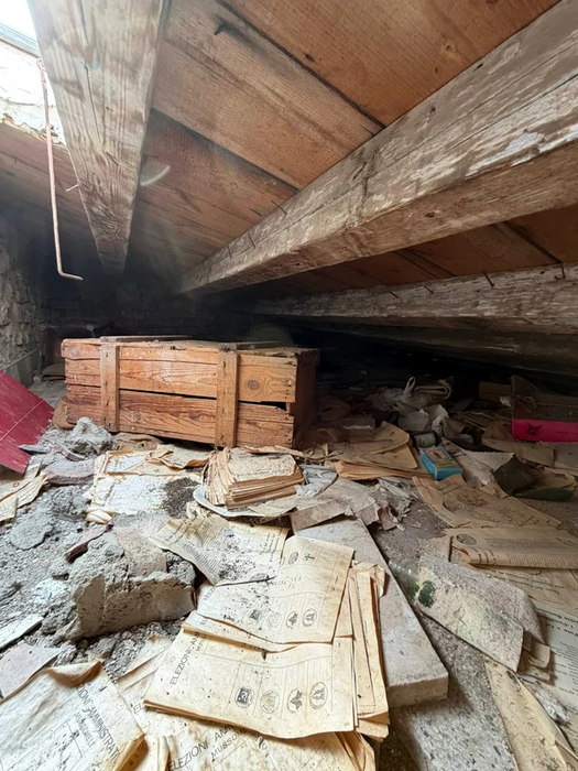 Un bărbat a cumpărat 3 case cu 3 euro. Ce s-a întâmplat imediat după ce a devenit proprietar