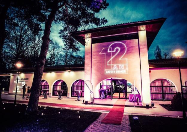 Locația unde Laurențiu Reghecampf și Corina Caciuc își vor boteza fiul este una de lux (sursa foto: clubuldiplomatic.ro)