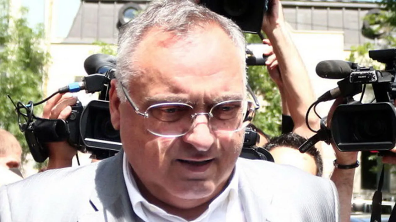 A ajuns la spital după ce procurorii i-au stabilit cauţiunea de 40 de milioane de lei? Afaceristul Adamescu, pe braţele medicilor