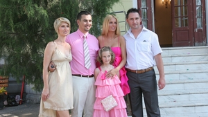 Stiai ca Andreea Banica are o sora mai mare? S-au crescut reciproc dupa ce au ramas fara parinti si sunt cele mai bune prietene