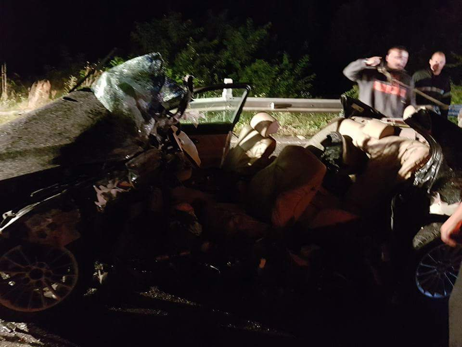 Acest BMW s-a dezmebrat în urma unui accident! Acul vitezometrului s-a oprit la…