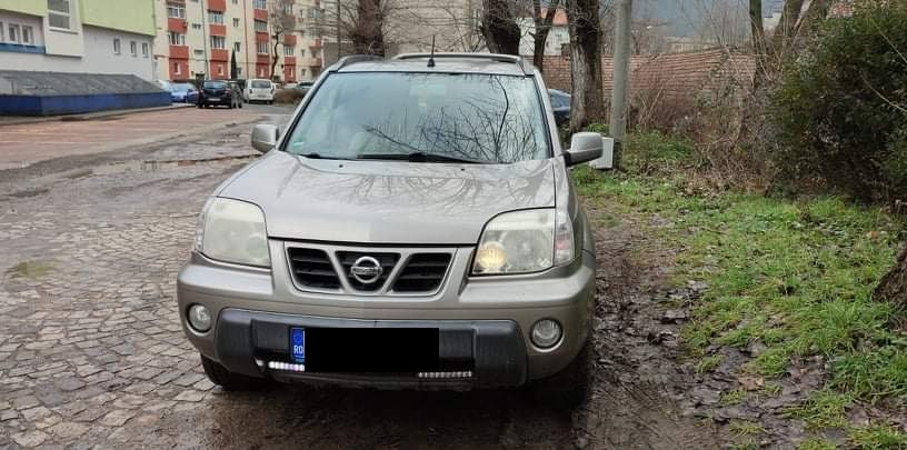 Mașina cu care cei trei români vor parcurge traseul dificil