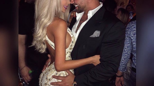 Bianca Drăgușanu și Alex Bodi au plecat într-o vacanță de vis. Cum o răsfață afaceristul pe blondină