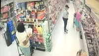 Femeie de 63 de ani, prinsă furând pâine și fructe din supermarket. Polițiștii i-au plătit ei produsele furate, după ce i-au auzit povestea