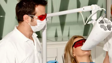 Crina Matei vrea un zambet imaculat! Si-a albit dintii cu tehnici de ultima generatie!