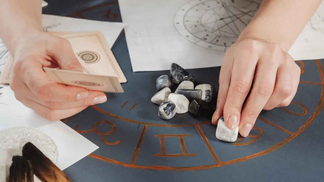 Cele 4 zodii care renasc după Vinerea Mare. Viața lor se schimbă complet