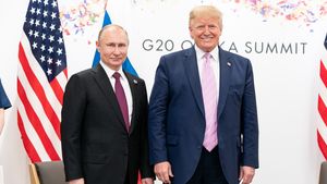 Donald Trump l-a sunat pe Vladimir Putin. Ce i-a zis președintelui Rusiei