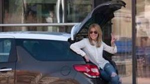 Andreea Ibacka e o şoferiţă atipică. Vezi ce obicei ciudat are de fiecare dată când se află la volan