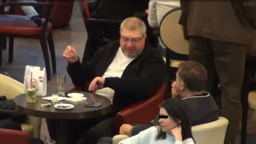Jurnalistul “somnambul” s-a dres la mall, cu o limonada, dupa masa de sarbatori!