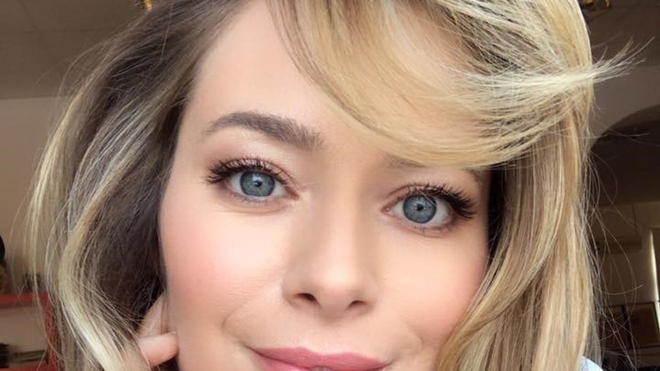 Laura Cosoi e impotriva operatiilor estetice: cum reuseste frumoasa vedeta sa-si mentina tenul sanatos