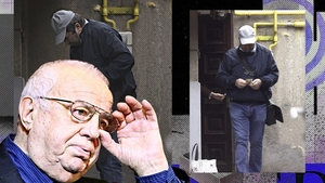 Incredibil! Ce ”cărămidă” de bani a primit Alexandru Arșinel! Poștașul i-a adus actorului pensia ”cash”, chiar la ușă!