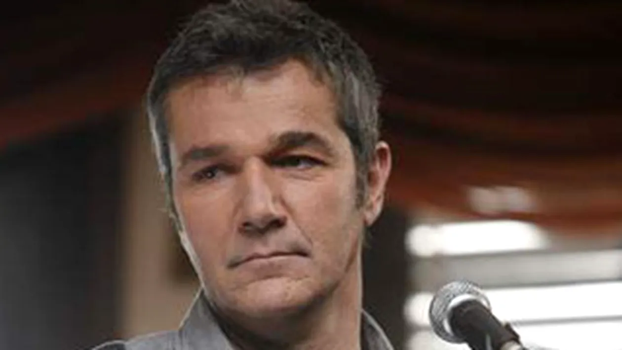 Dan Bittman va avea ca asistenta un travestit