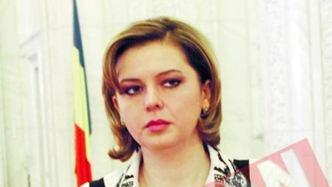 Roberta Anastase, deranjata de formalismul lui Adrian Nastase