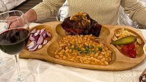 Prețuri Poiana Brașov 2026. Cât costă un ciolan de porc la cuptor cu iahnie de fasole