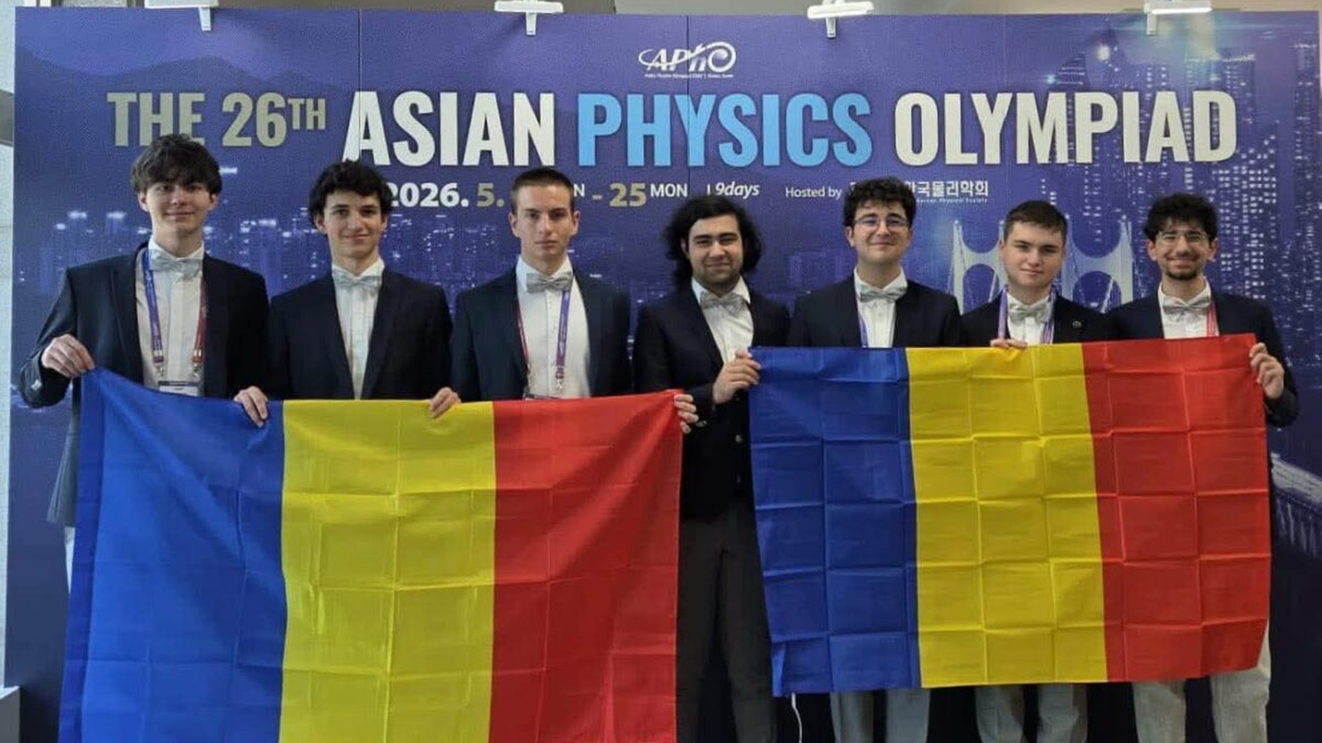 Elevii români au strălucit la Olimpiada Asiatică de Fizică. Șapte premii internaționale pentru România