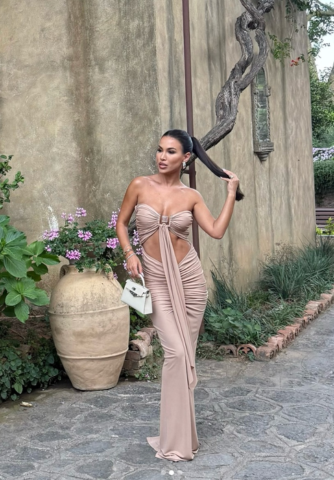 Ea e Alexandra Popescu, femeia care i-a ”spart” casa lui Bogdan Stancu. E prezentatoare TV