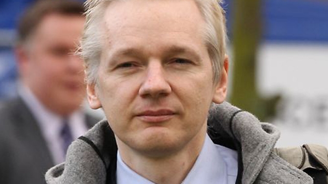Julian Assange a primit azil in Ecuador