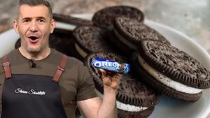 Din ce sunt făcuți biscuiții Oreo, de fapt. Dragoș Pătraru a citit eticheta și i-a aruncat la gunoi