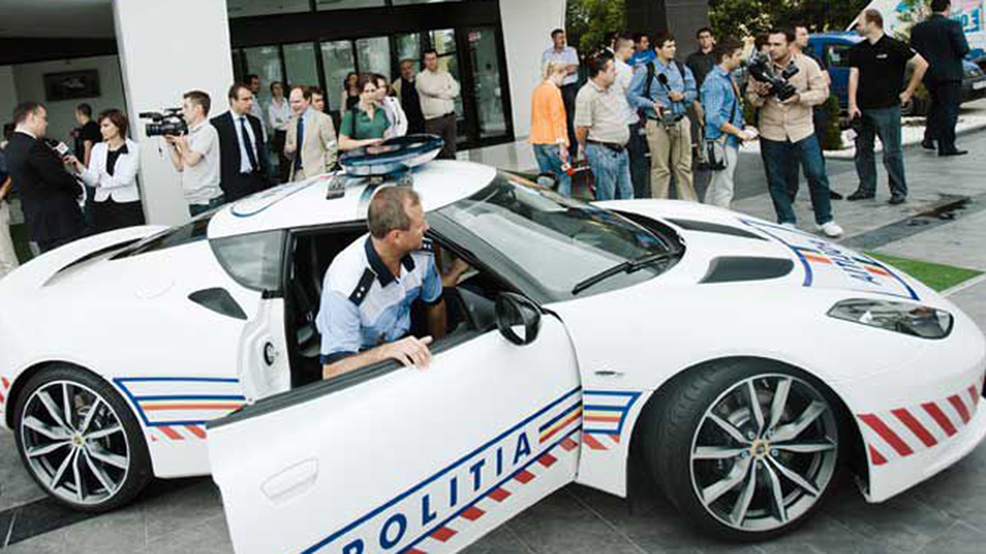 Bijuteria Politiei Romane, Lotus Evora S, pensionata pe timpul iernii! Nu are cauciucuri adecvate sezonului rece!