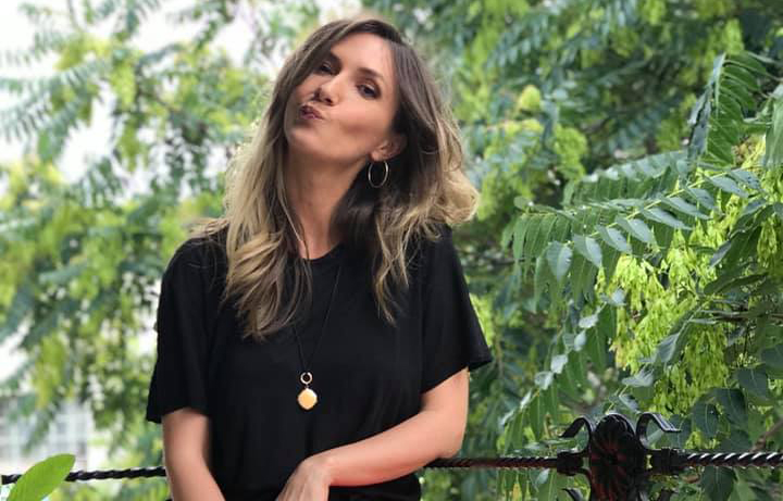 Adela Popescu, certată de mama ei, chiar în parcarea unui supermarket: “Zise ea nefericită“