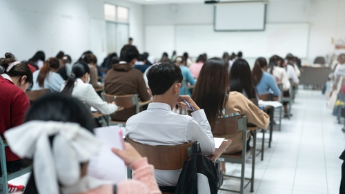 Este presiunea constantă o idee bună în educație? Cum influențează modestia viitorul copiilor