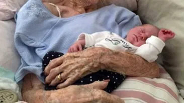 Adevărul despre această poză care a făcut înconjurul lumii. A născut această femeie la vârsta de 101 ani?