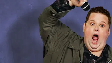 Un celebru artist de stand-up comedy a murit! Avea 360 de kilograme!