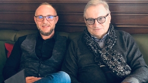 Scriitorul Gabriel Bota, motiv de bucurie după ce a fost bătut de un taximetrist sub privirile îngrozite ale fiicei și ale soției